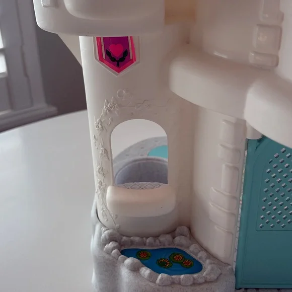 Fisher Price Once Upon a Dream Palace - Picture 3 of 14
